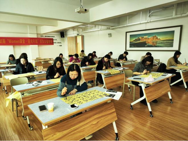 leyu·乐鱼(中国)体育官网“Women 教室・迎光行远” 首期开启石狮姐妹解(图5)